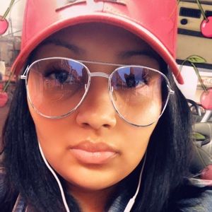 Meet your Posher, Drea